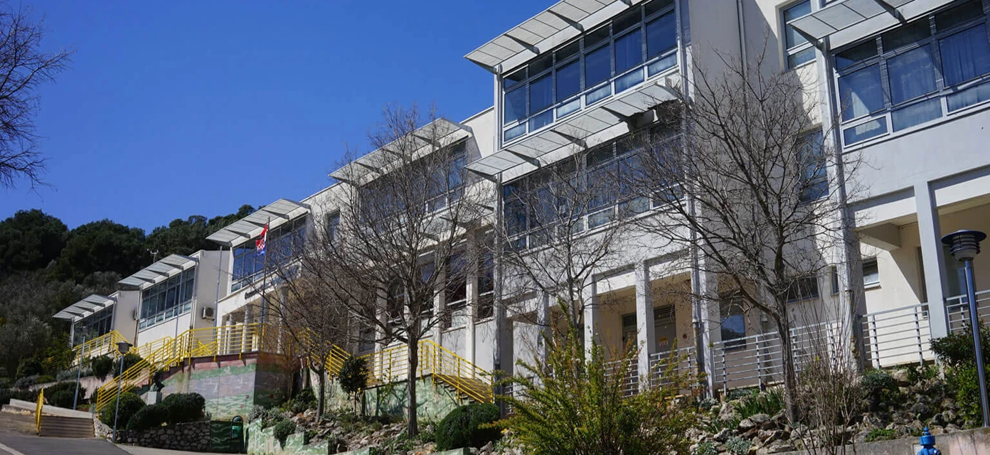 Valentin Klarin Elementary School by Atrij Architects